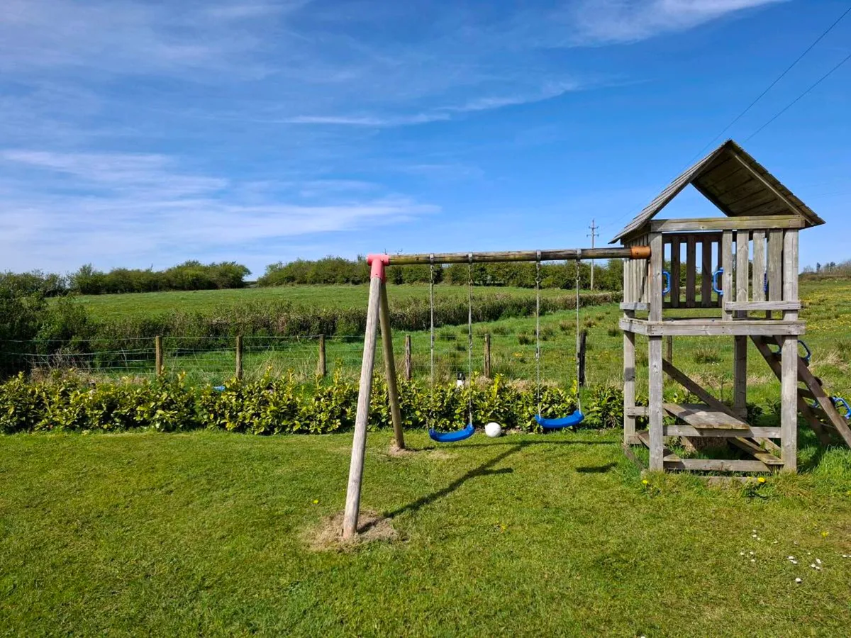 Children's swing and Tree house. - Image 3
