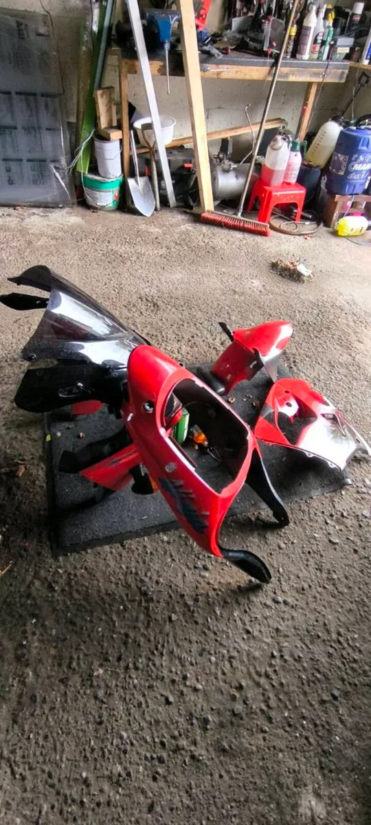 Kawasaki Ninja ZX9R Full fairing kit - Image 2