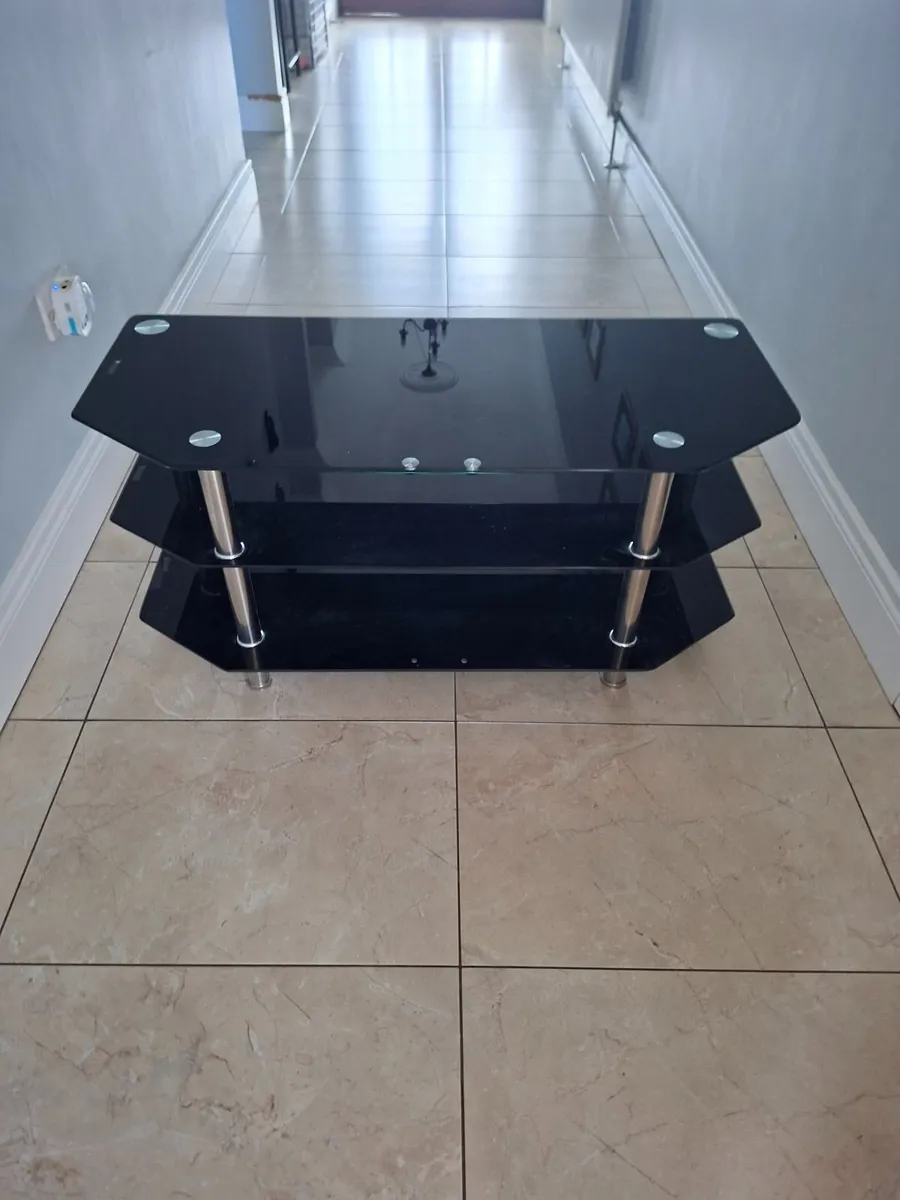 Glass tv unit