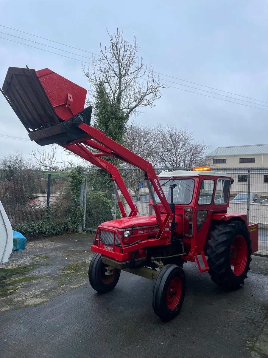 Vintage zetor 4712 tractor & quicke loader & box - Image 3