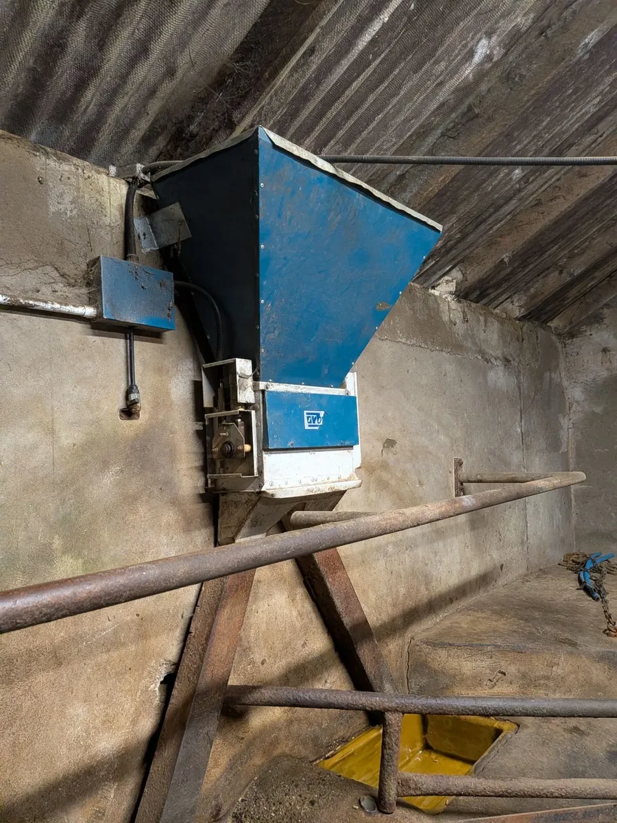 4 x Orby compressed air feeders - Image 2