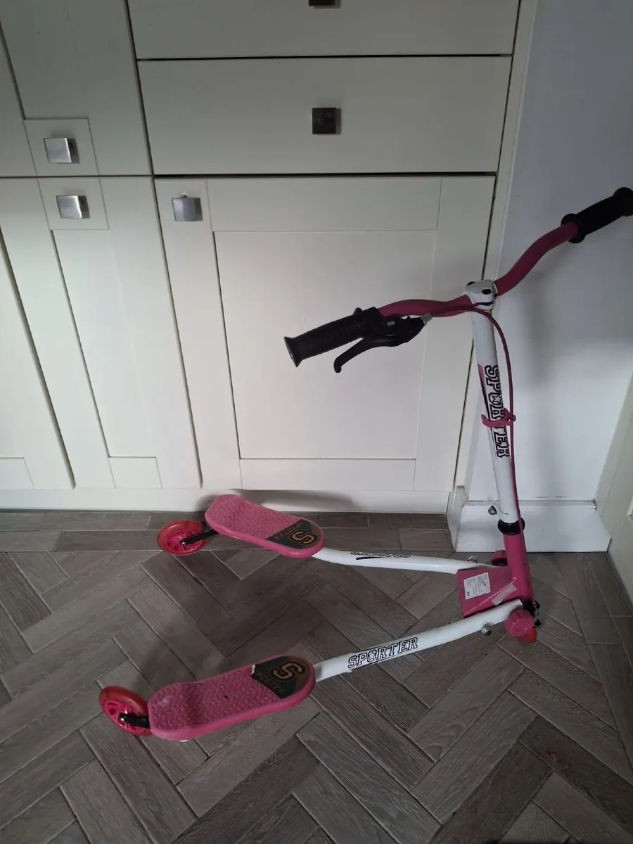 I-Sporter Sporter 3 Wheel Swing Scooter with LED W