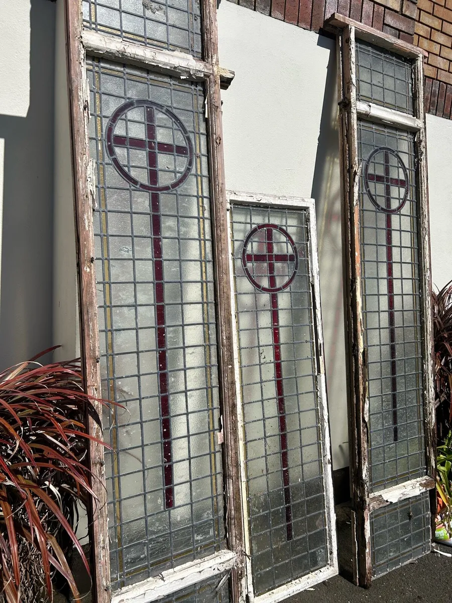 Antique church stained glass windows x 3 - Image 1