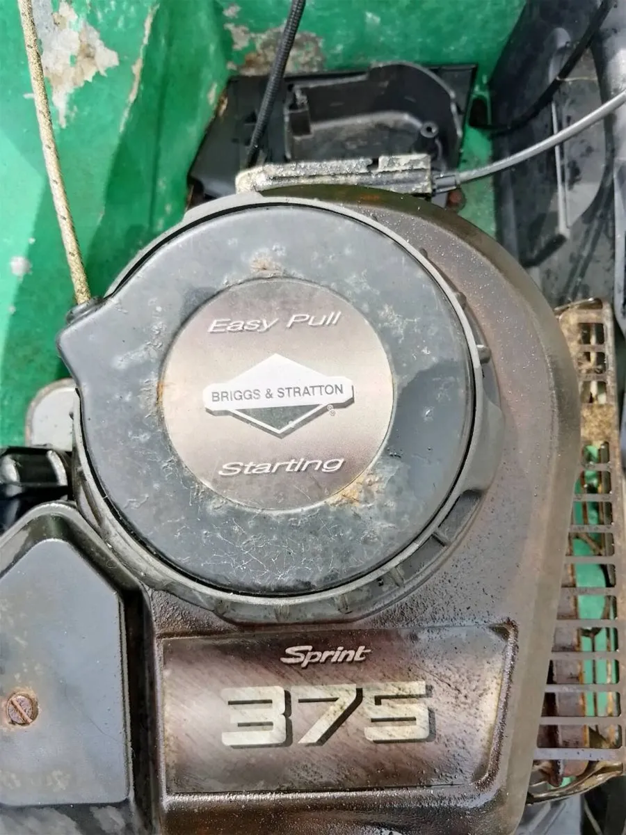 Briggs and Stratton Lawn mower - Image 2