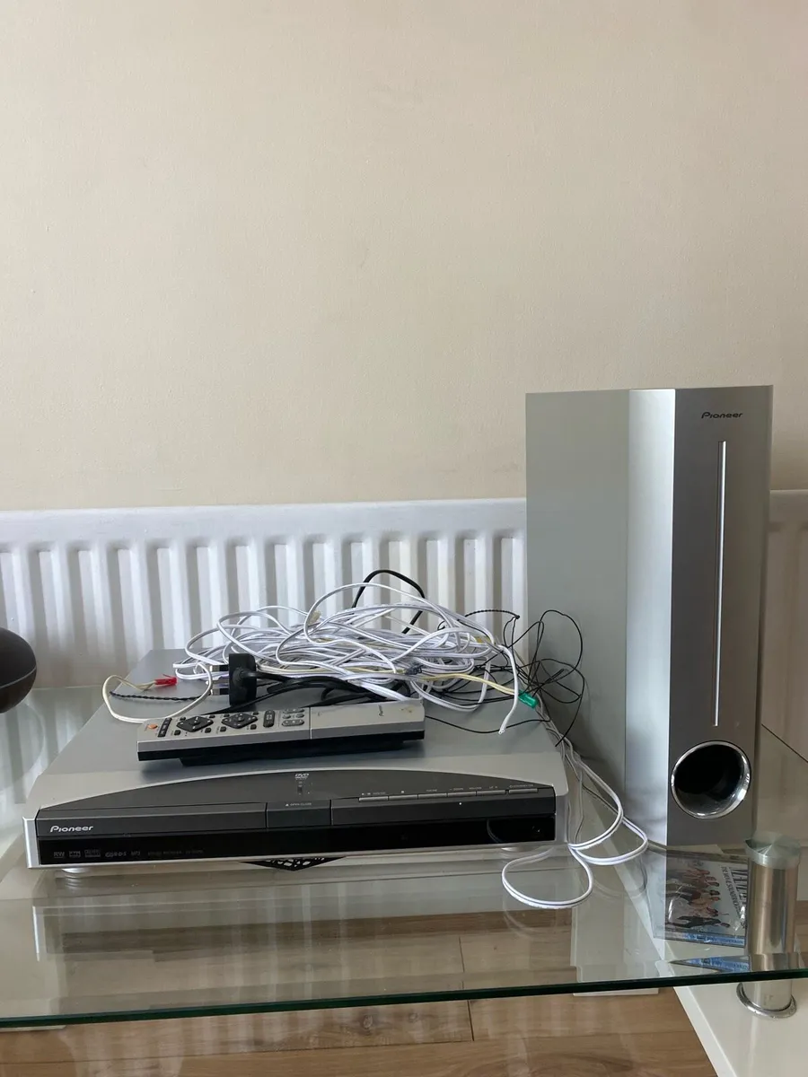 Pioneer sound system - Image 4