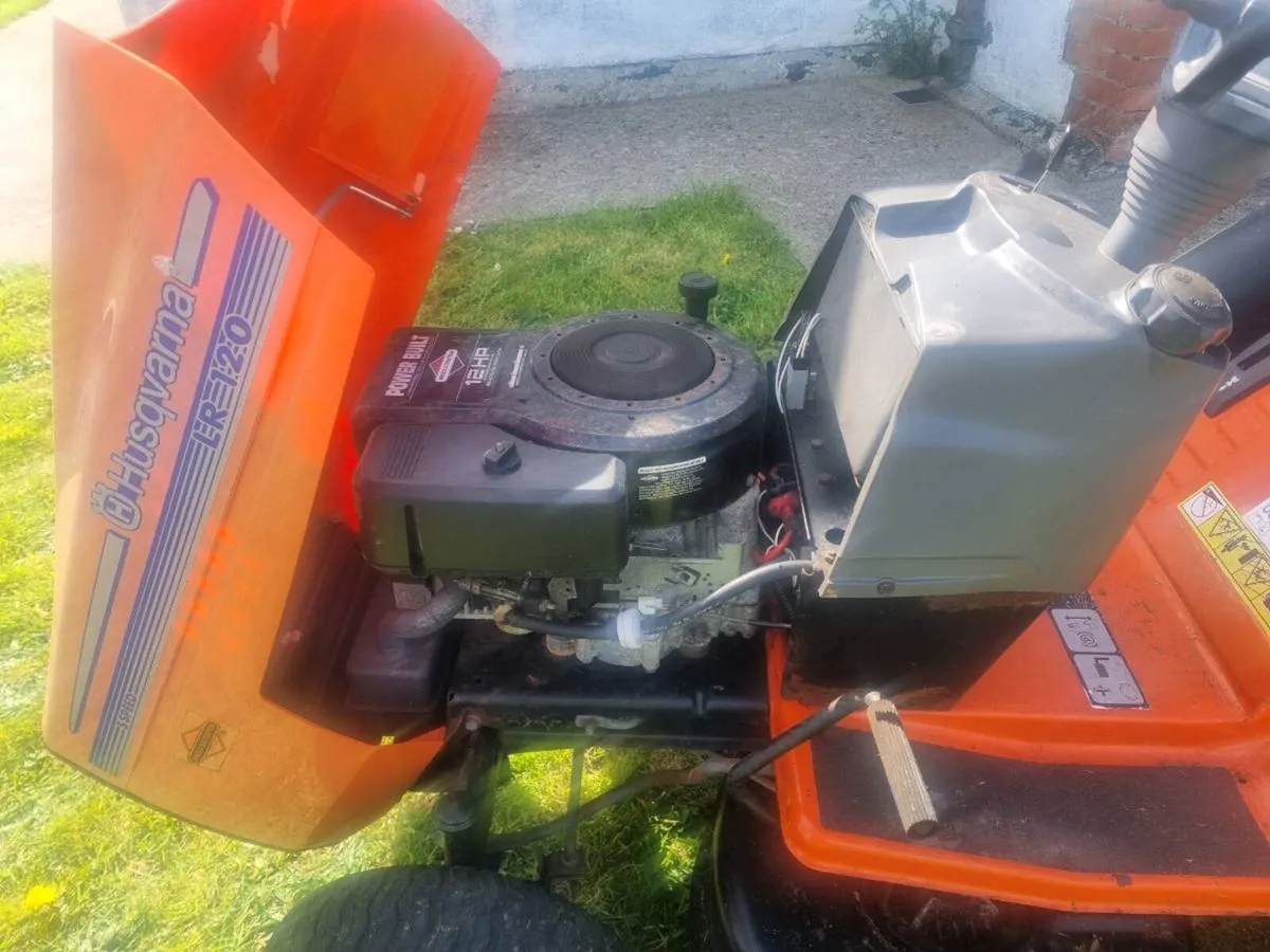 Husqvarna lr120 ride on mower - Image 4