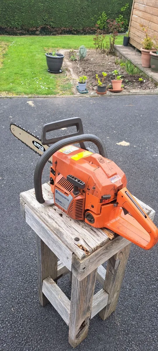 CHAINSAW
