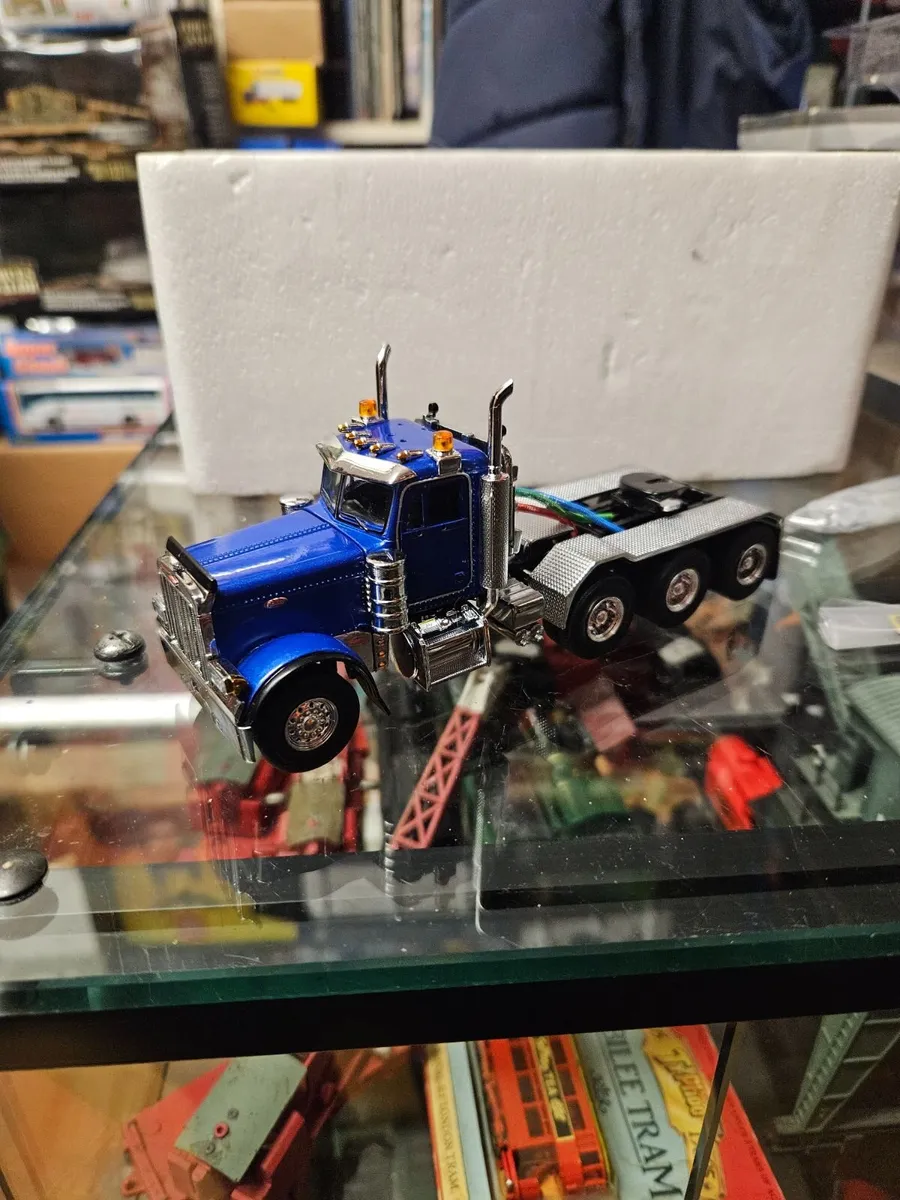 Corgi WSI Peterbuilt Tractor Unit 1.50 - Image 2