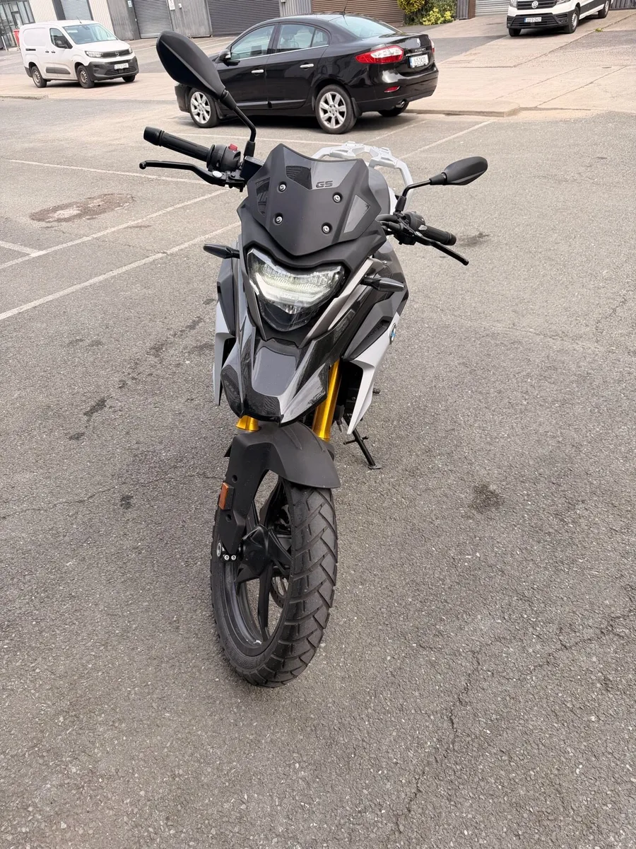 BMW Motorbike - Image 4