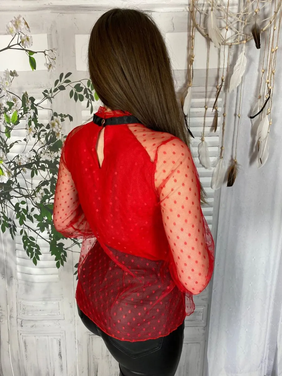 Lace blouse with a bow at the neck - Image 4