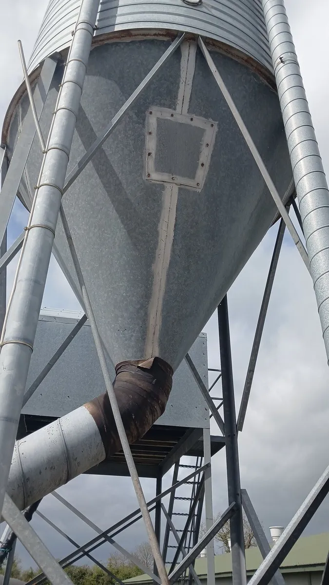 McAree meal bin - Image 3