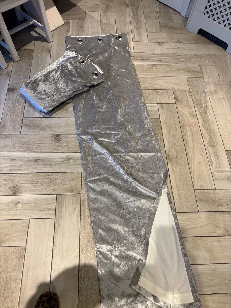 Grey velvet curtains - Image 2