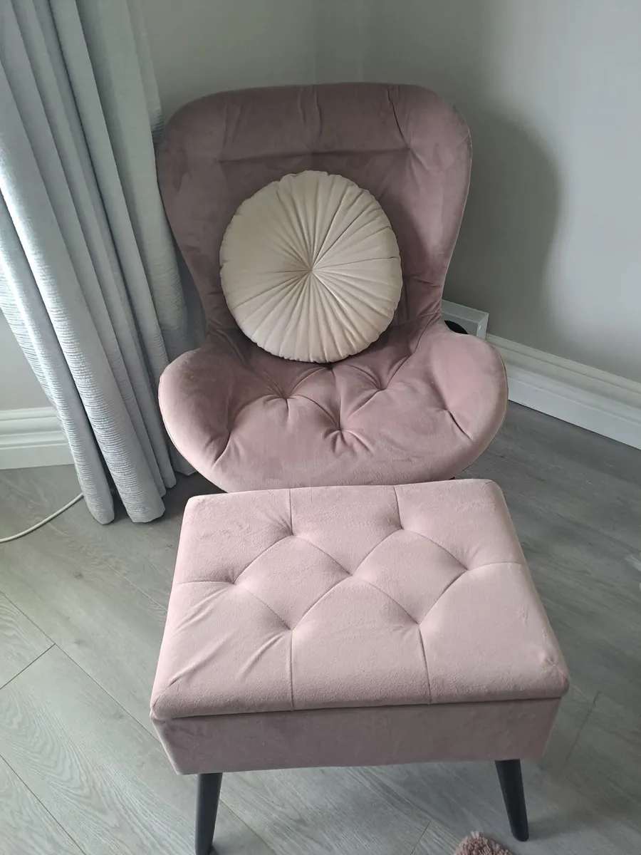 Armchair with storage puff - Image 1