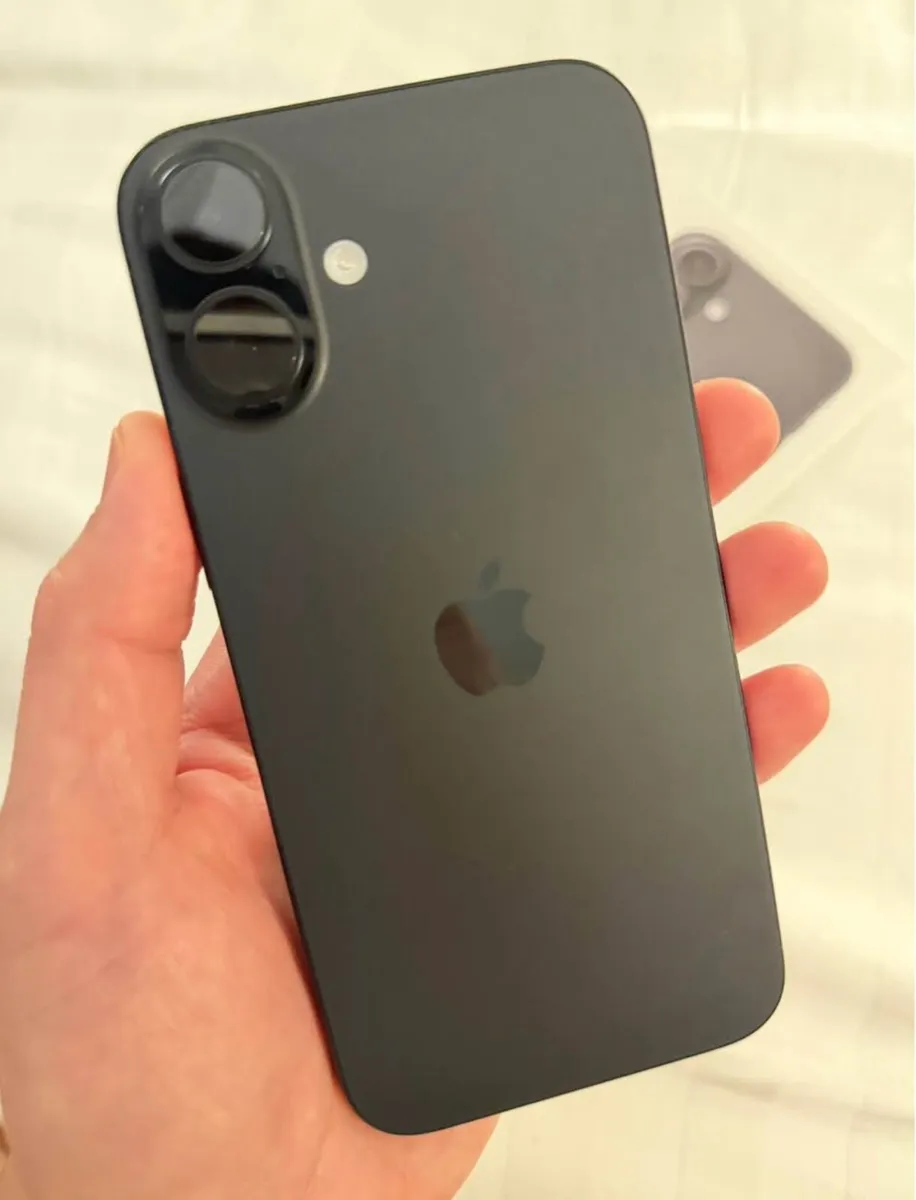iPhone 16 Plus - Image 3