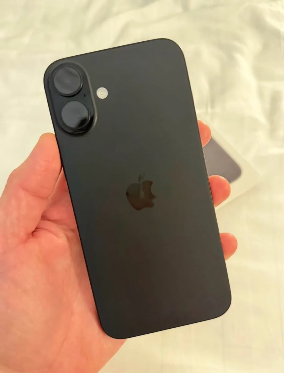 iPhone 16 Plus - Image 4