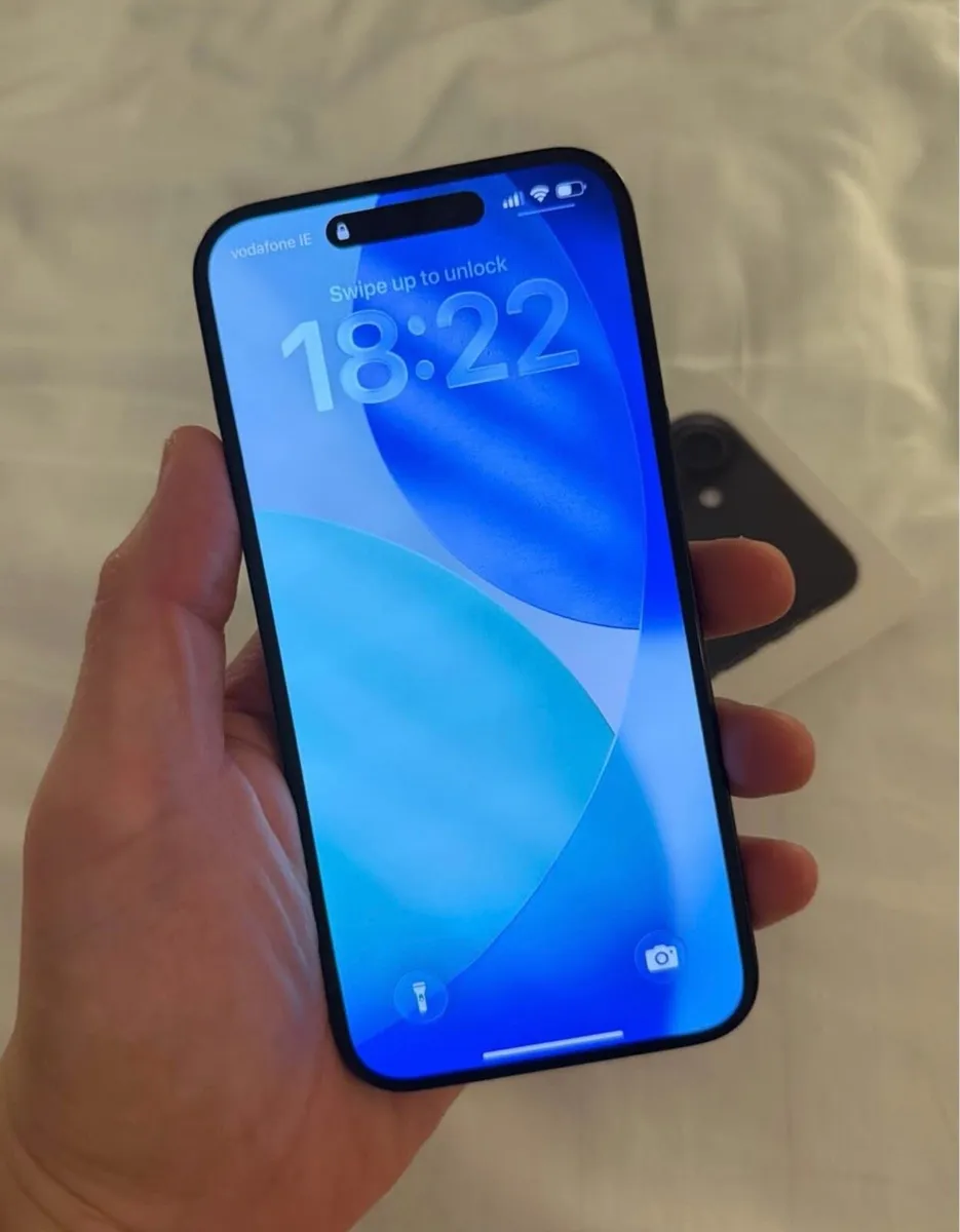 iPhone 16 Plus - Image 1