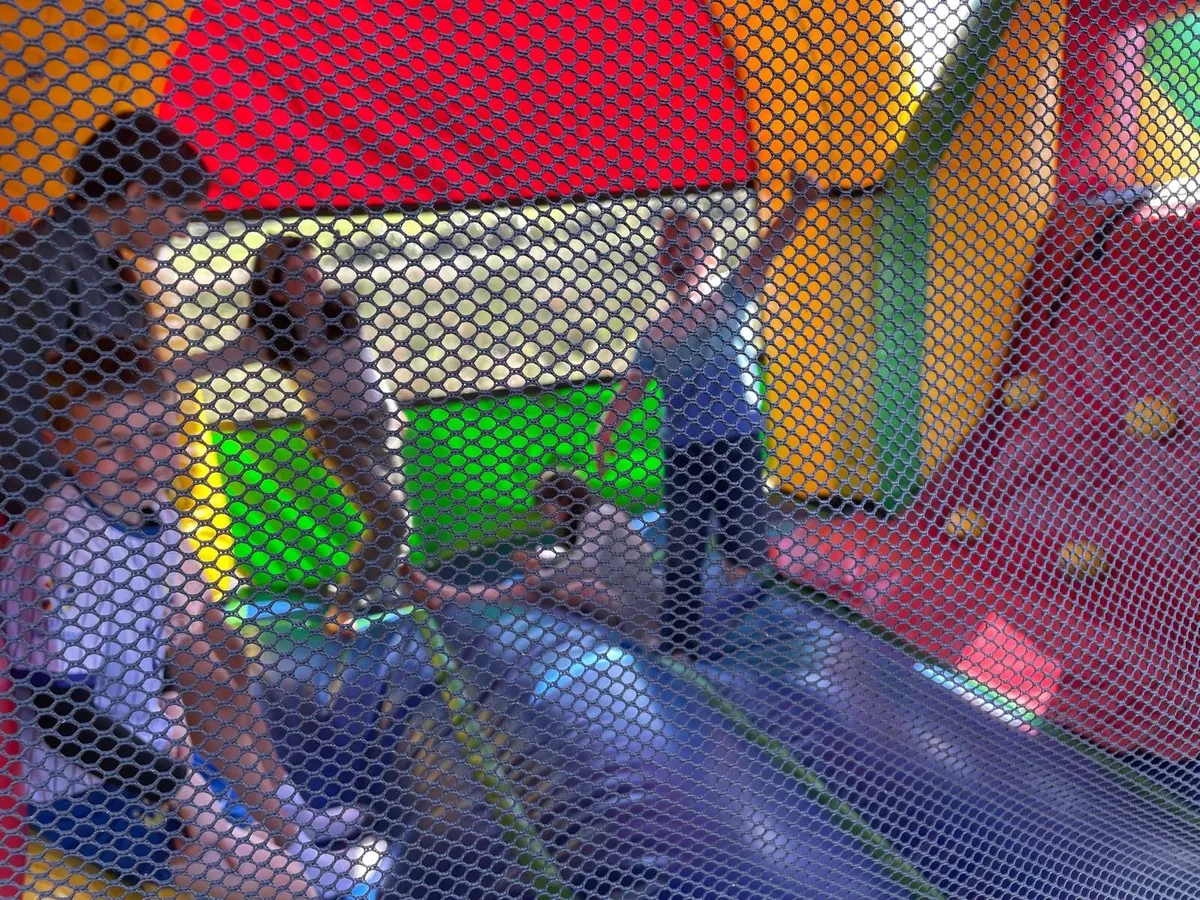 Bouncy castle with slide - Image 2