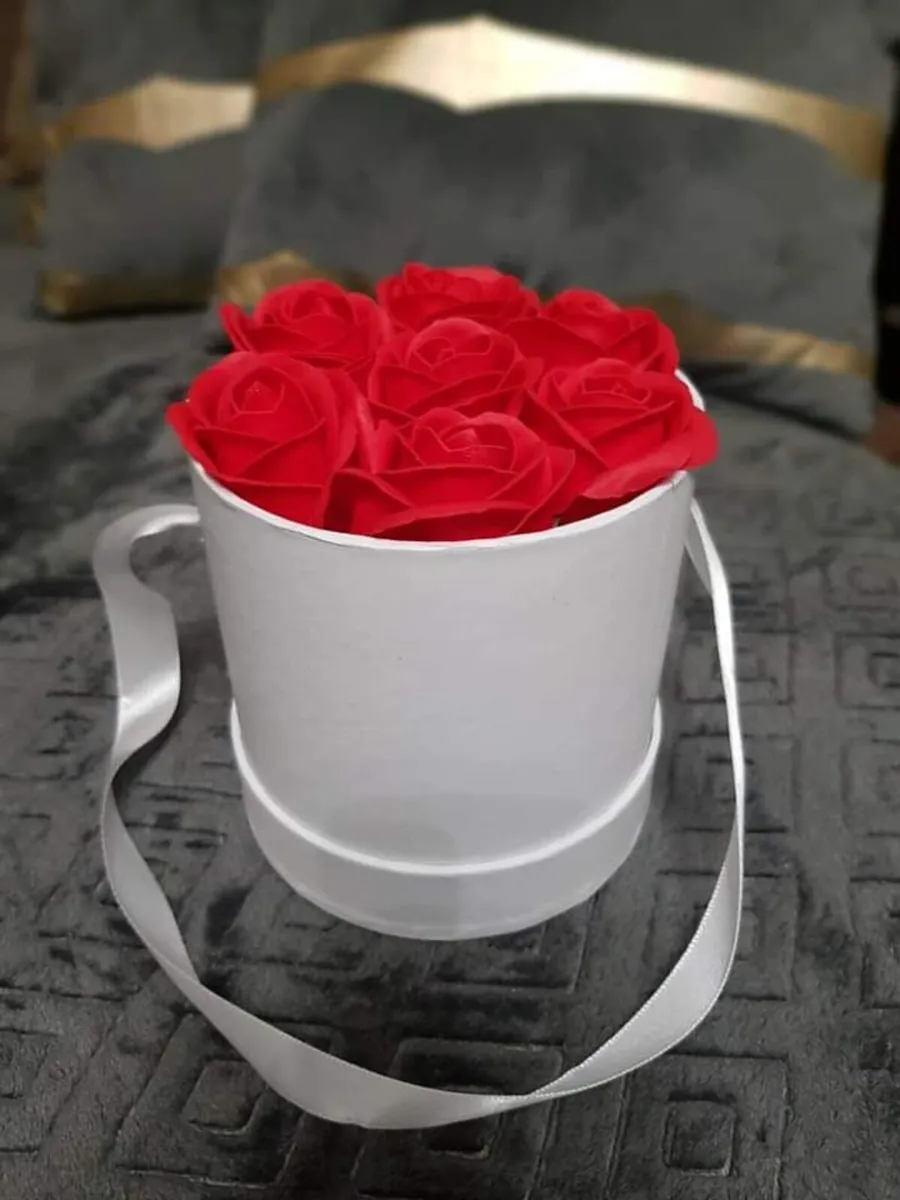 Flower box white,red - Image 1