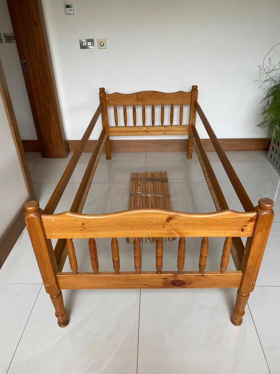 Small wood single bed (child, with/out rails) - Image 3