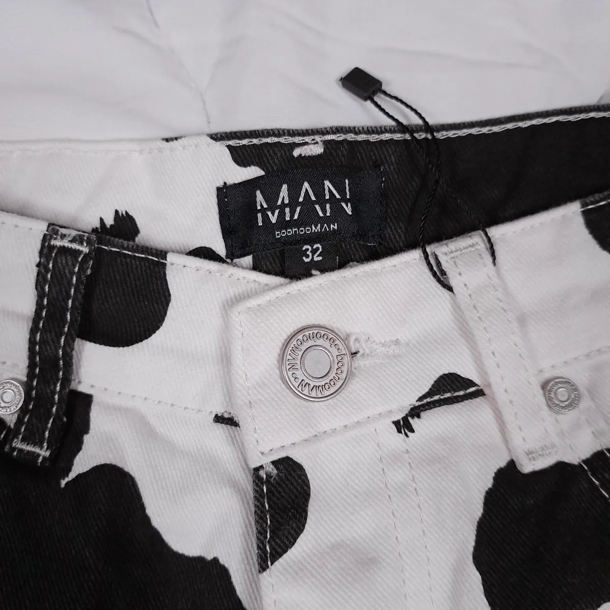 Boohoo White Black Cow Print Straight Jeans 32/31 - Image 2
