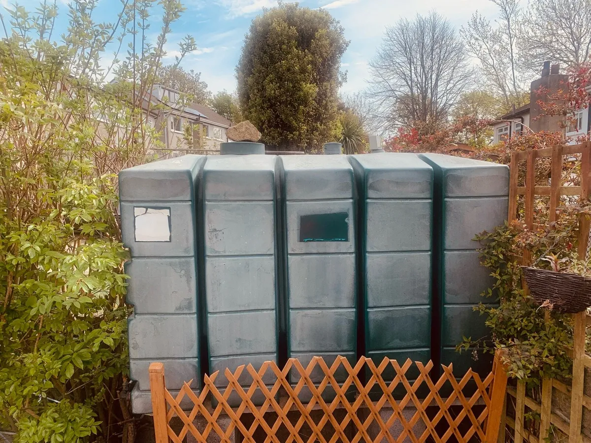 Free oil tank, flu and oil burner - Image 1