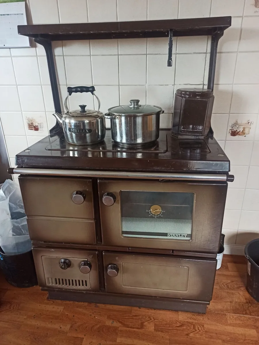 Stanley superstar solid fuel range - Image 1