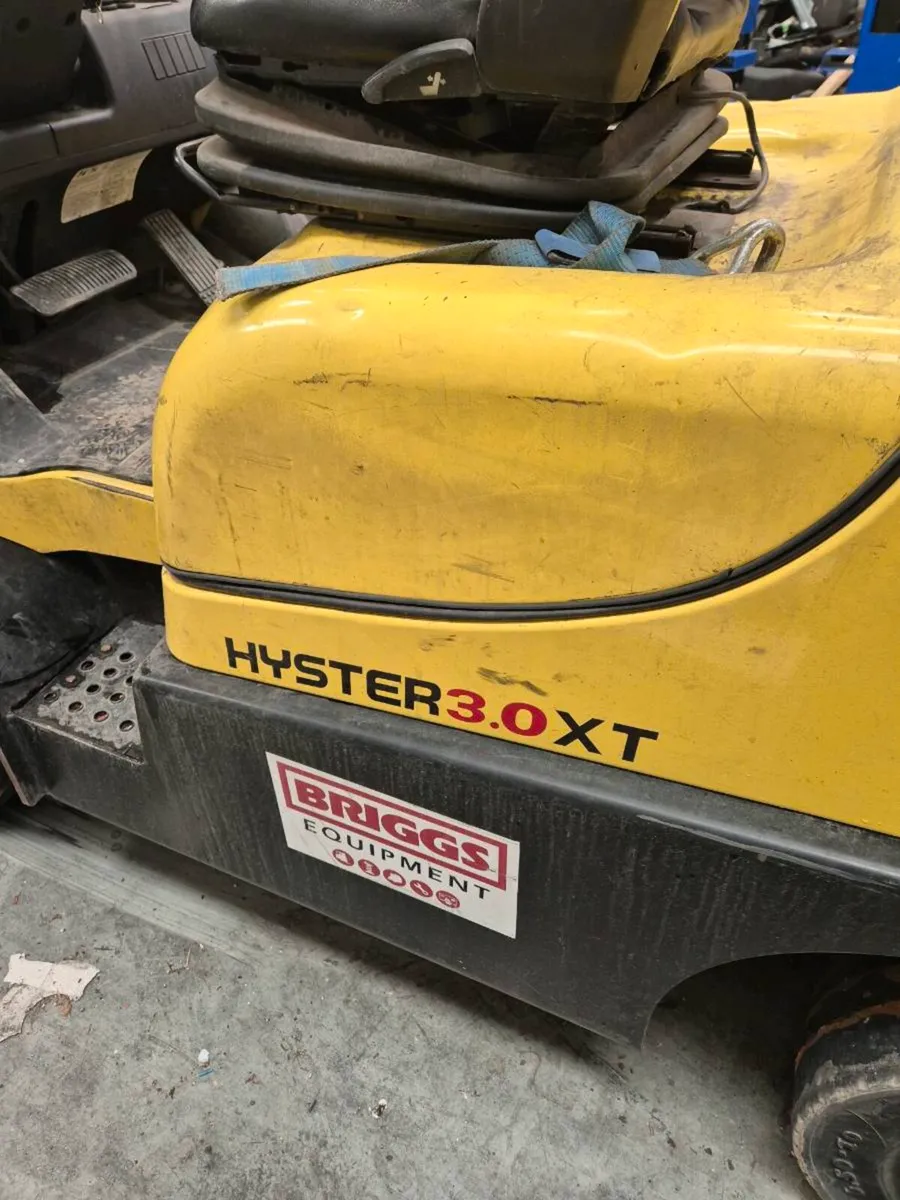 Forklifts 2019 2500h gas - Image 4