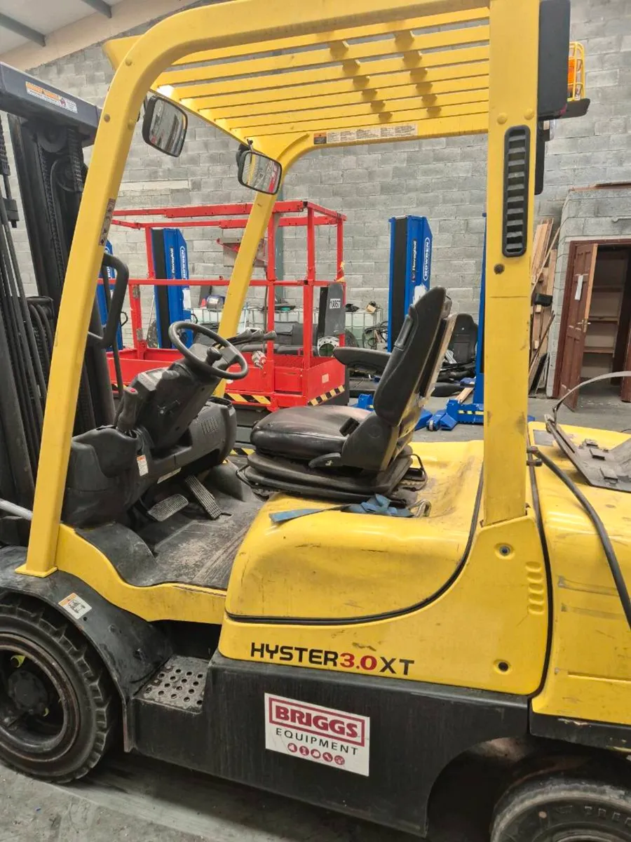 Forklifts 2019 2500h gas - Image 3