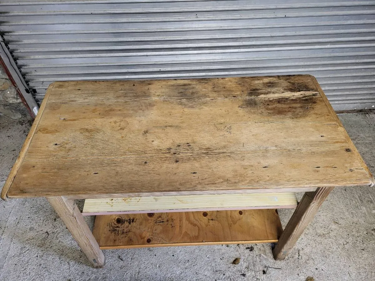 Small kitchen table with shelves - Image 3