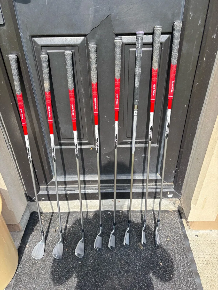 Golf irons - Image 1