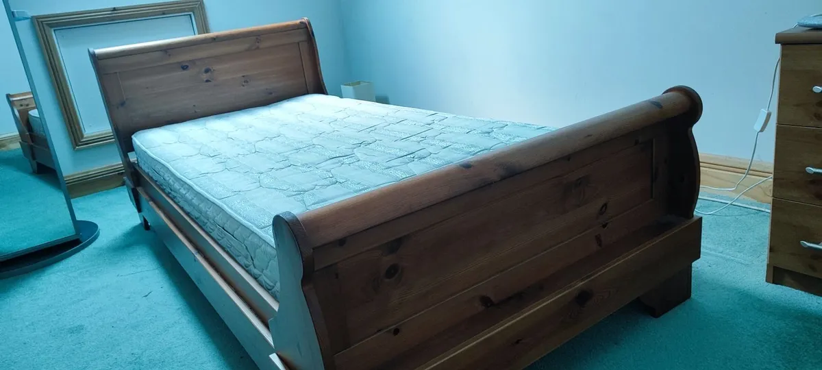 2 x single sleigh beds with matresses - Image 2