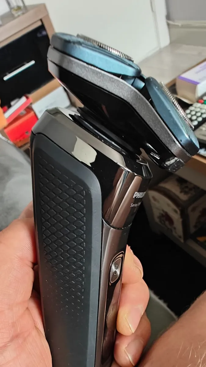 Philips s7788 wet dry shaver - Image 3