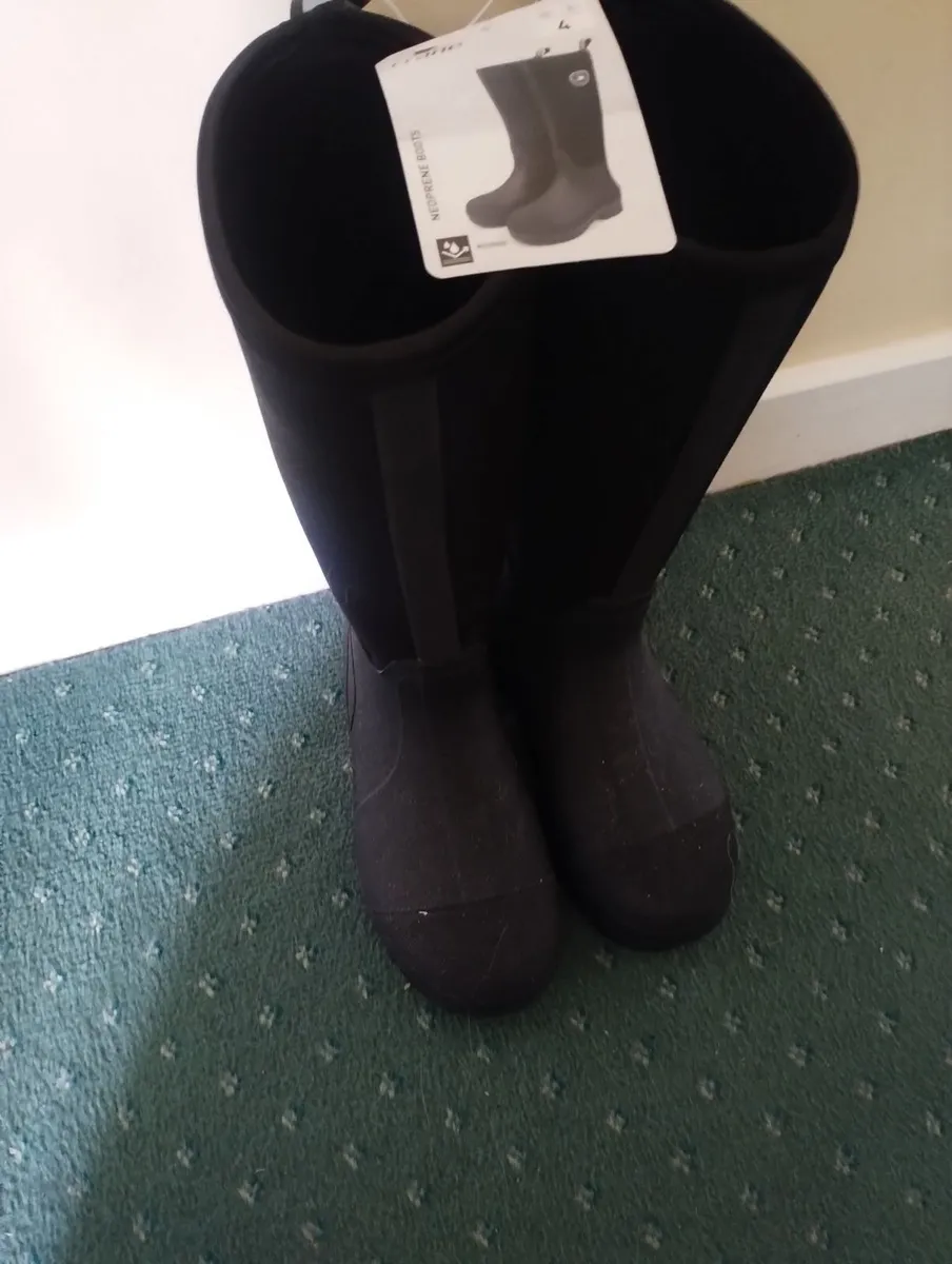 Neoprene wellington boots - Image 1