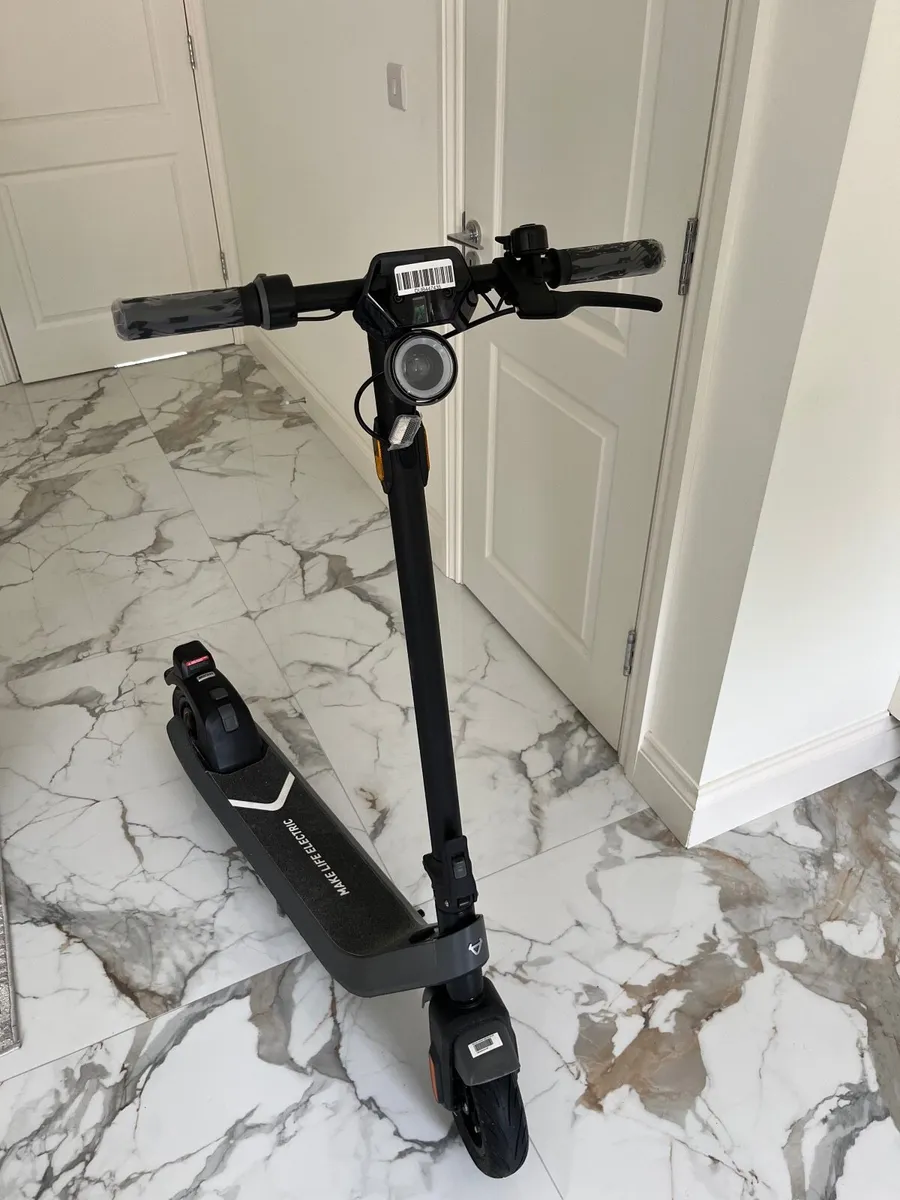 E-scooter - Image 1