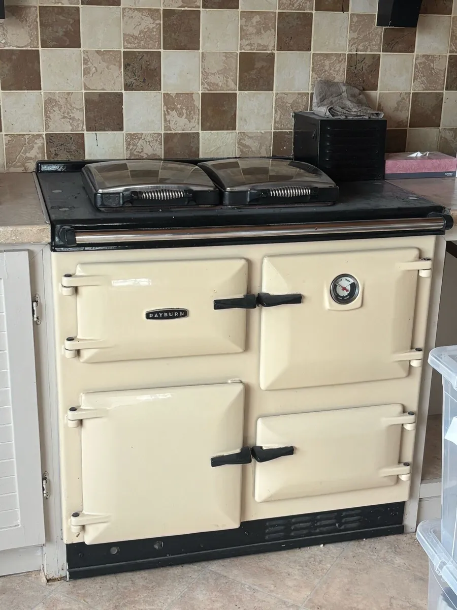 Rayburn oil cooker - Image 1