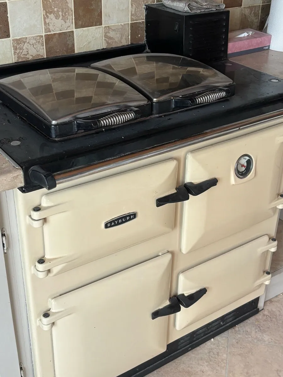 Rayburn oil cooker - Image 2