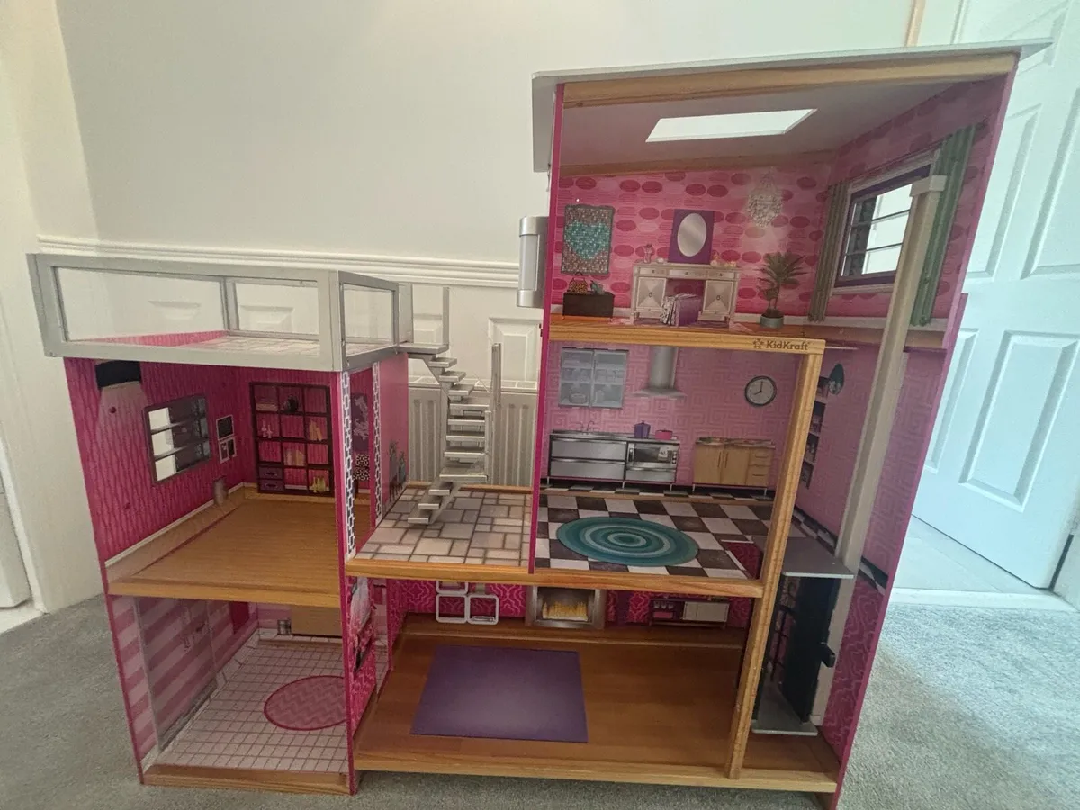 Doll house - Image 2