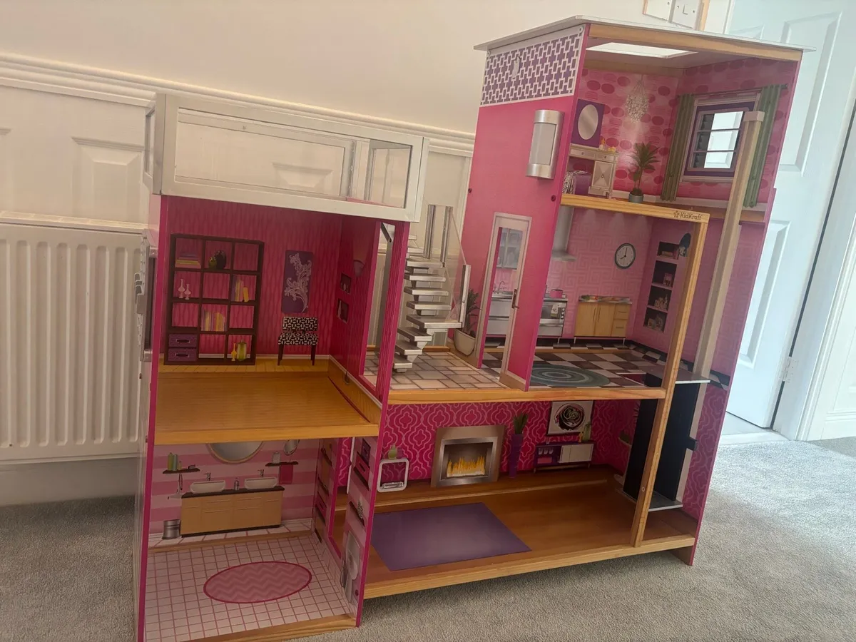 Doll house - Image 3
