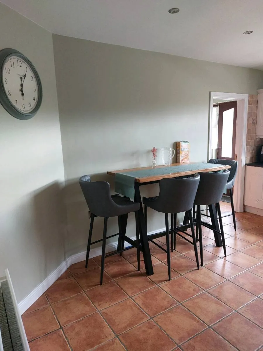 Bar Table & 4 Stools – Modern Set - Image 2