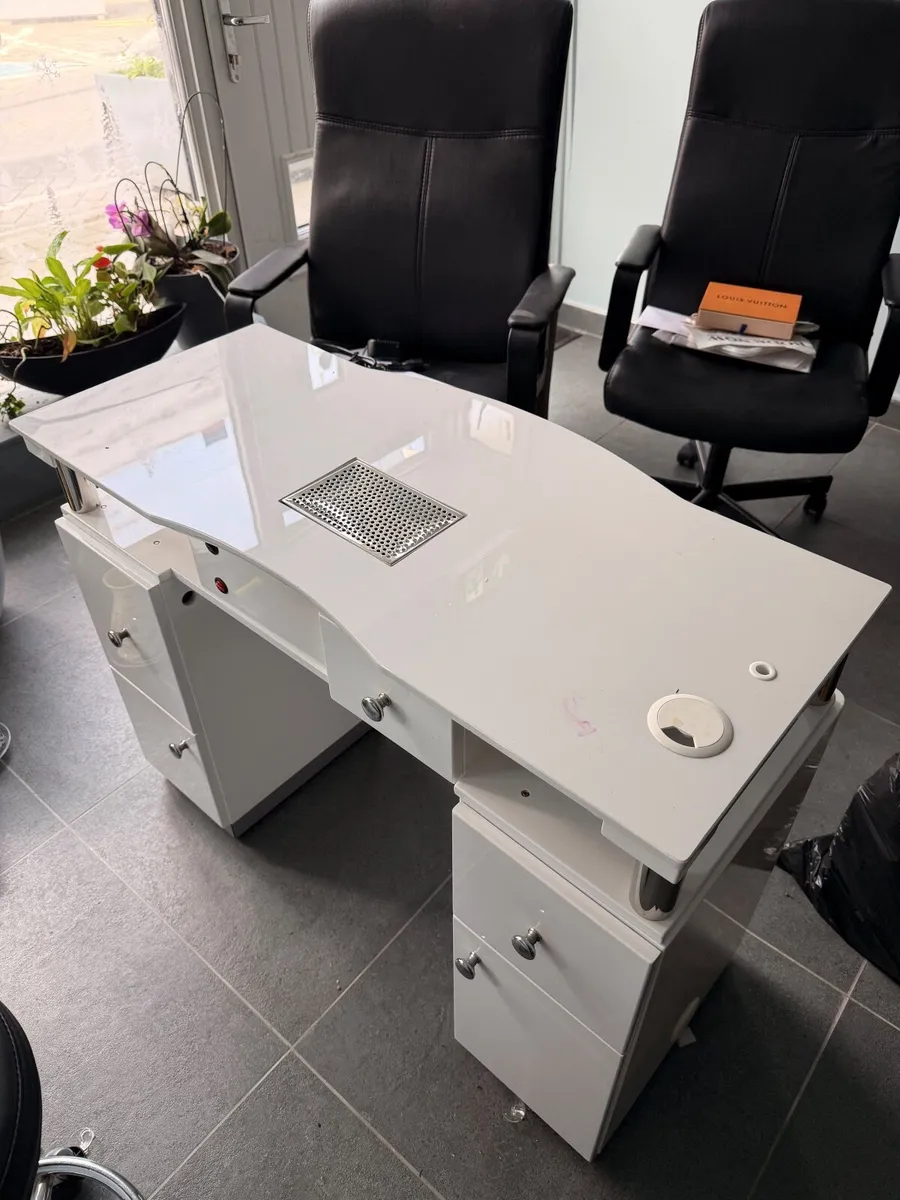 Professional Salon/Spa Equipment - Excellent Condi - Image 4