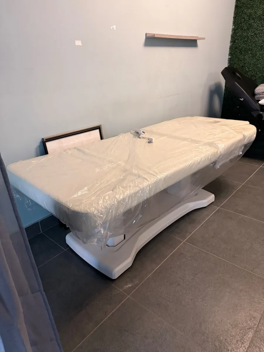Professional Salon/Spa Equipment - Excellent Condi - Image 3
