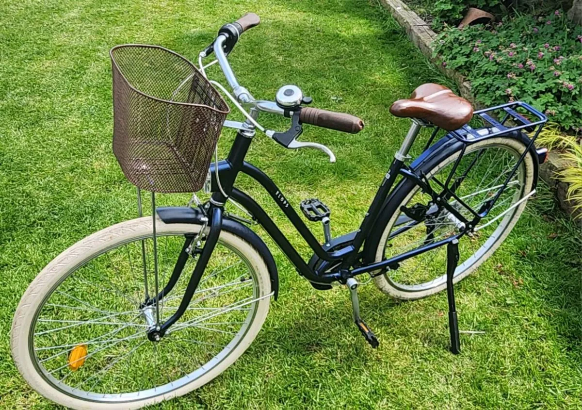 Lady's Bicycle - Image 1