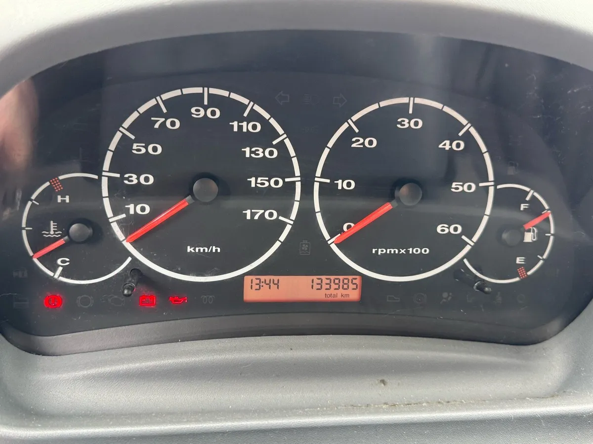 2006 Bürstner LHD 4 berth Motorhome - Image 2