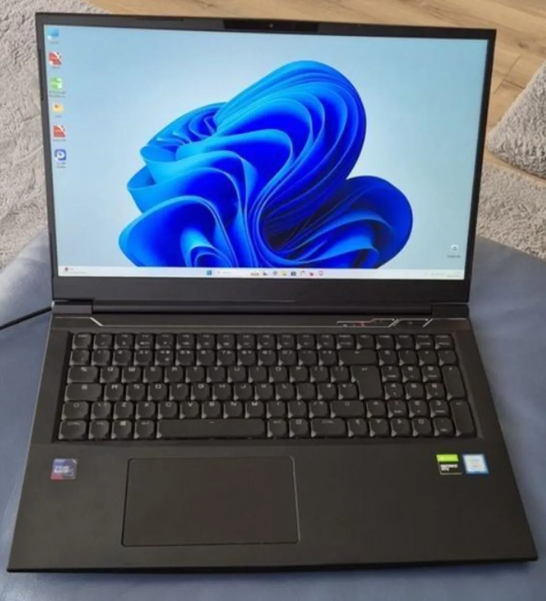 Gaming Laptop 17.3". - Image 1