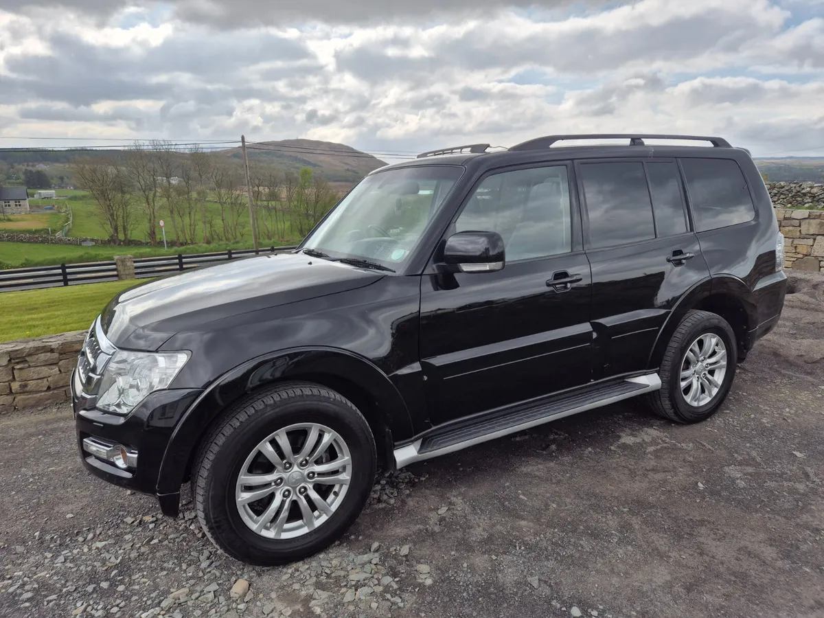 Mitsubishi pajero crew cab - Image 2