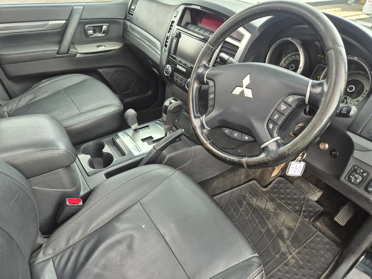 Mitsubishi pajero crew cab - Image 4
