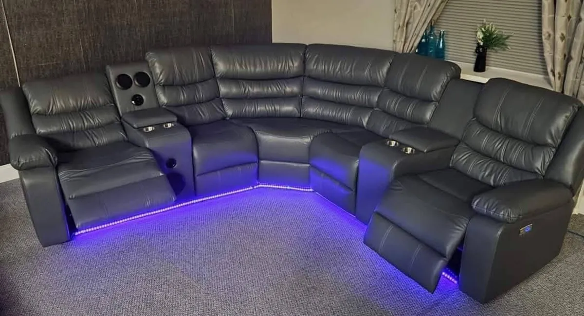 Athens 7ft x 7ft Electric Corner Leather Recliner - Image 2