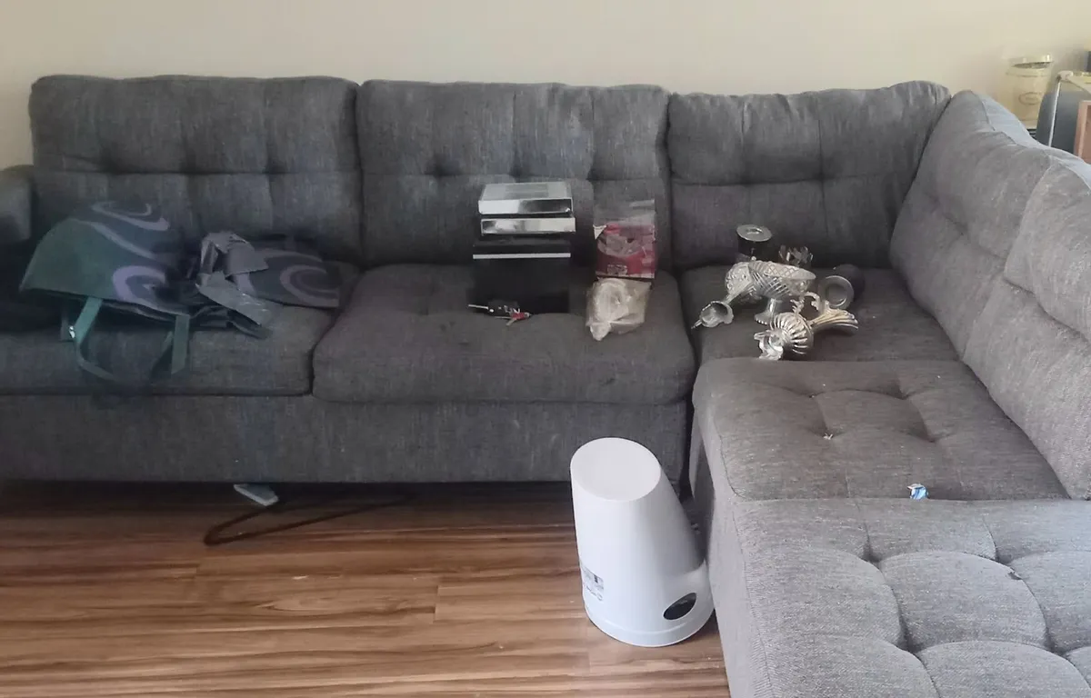 L shaped sofa - Image 4