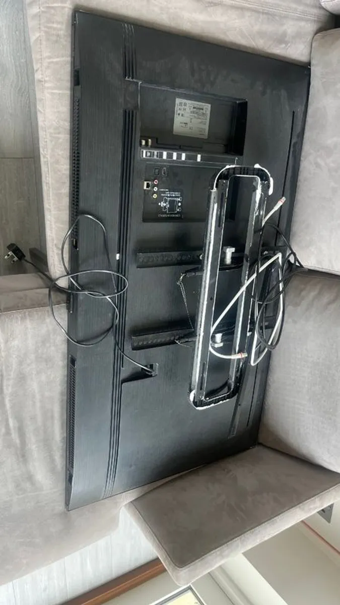 Samsung flat screen tv - Image 1