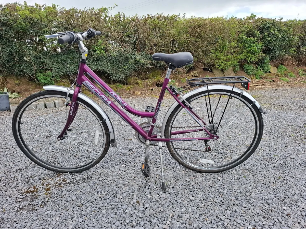 Ladies bicycles - Image 3